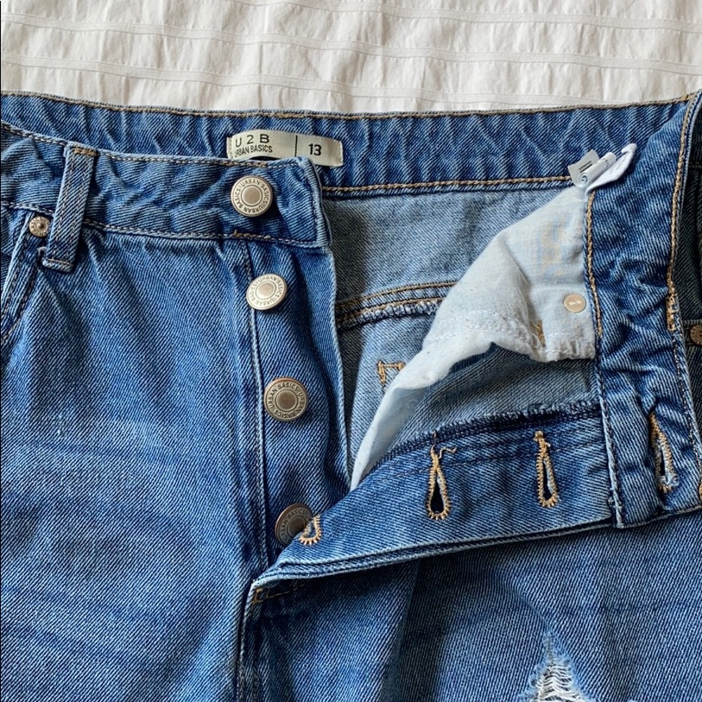 Clothing - Picture 5 of 6